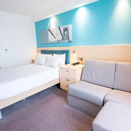 Hampton By Hilton Bristol Airport Hotel Redhill  Exterior photo