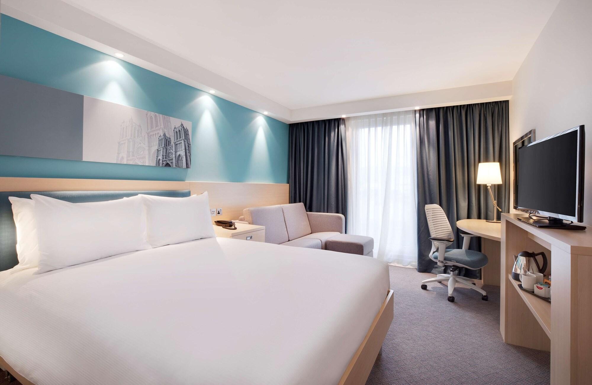 Отель Hampton By Hilton Bristol Airport