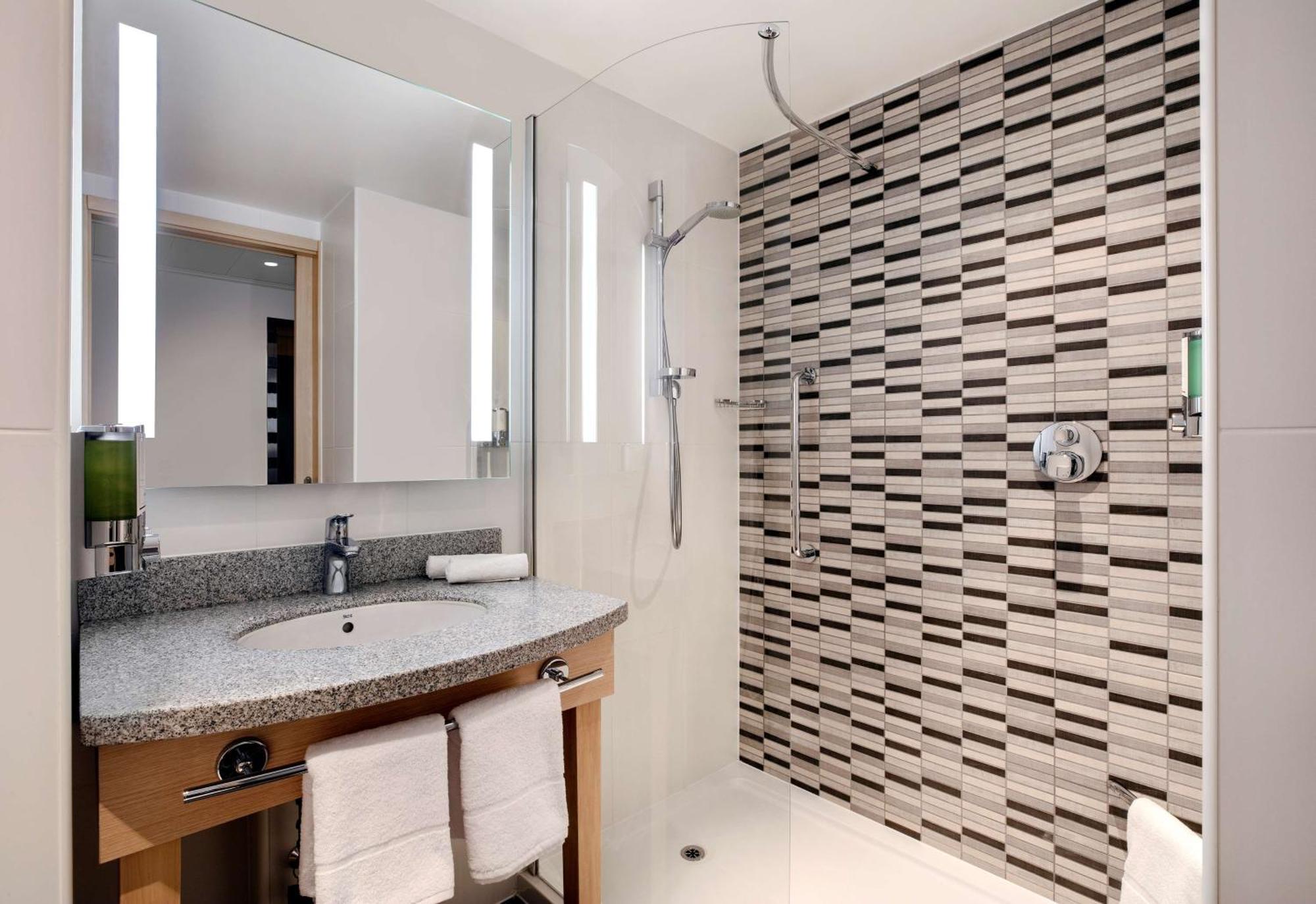 Hampton By Hilton Bristol Airport Hotel Redhill (Somerset)