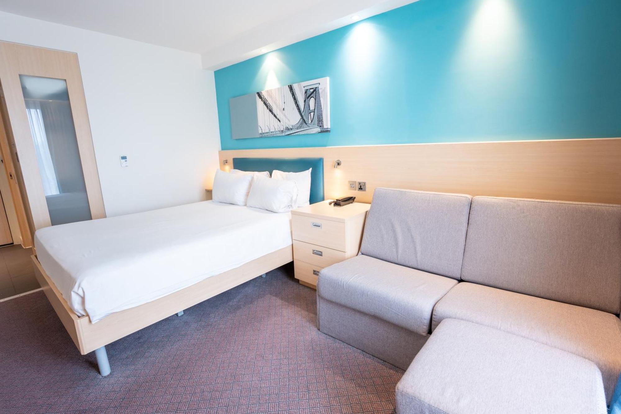 Hampton By Hilton Bristol Airport Hotel
