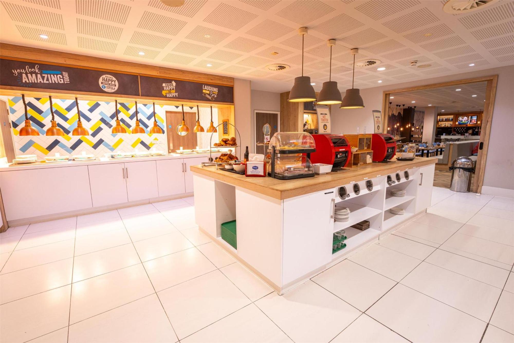 Hampton By Hilton Bristol Airport Hotel