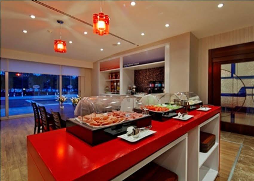 Hampton By Hilton Bristol Airport Hotel Redhill (Somerset)